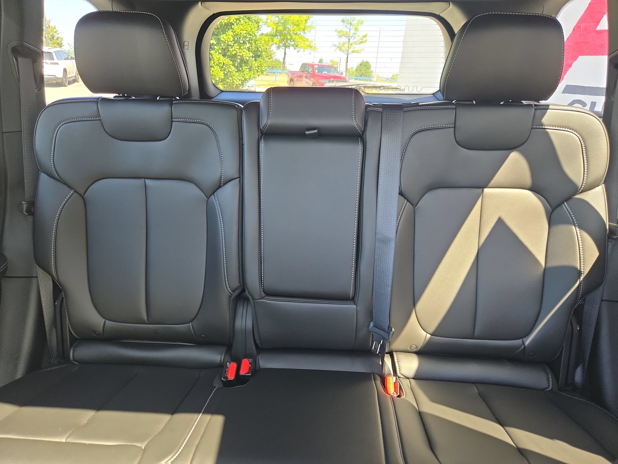 New 2027 Jeep Grand Cherokee Limited AWD/4WD image 10