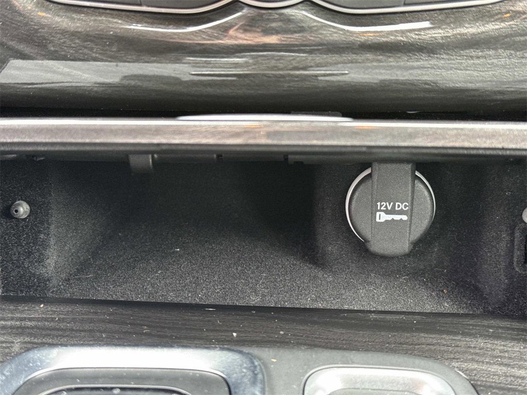 Used 2022 Chrysler 300 Touring w/ Sport Appearance Package image 43