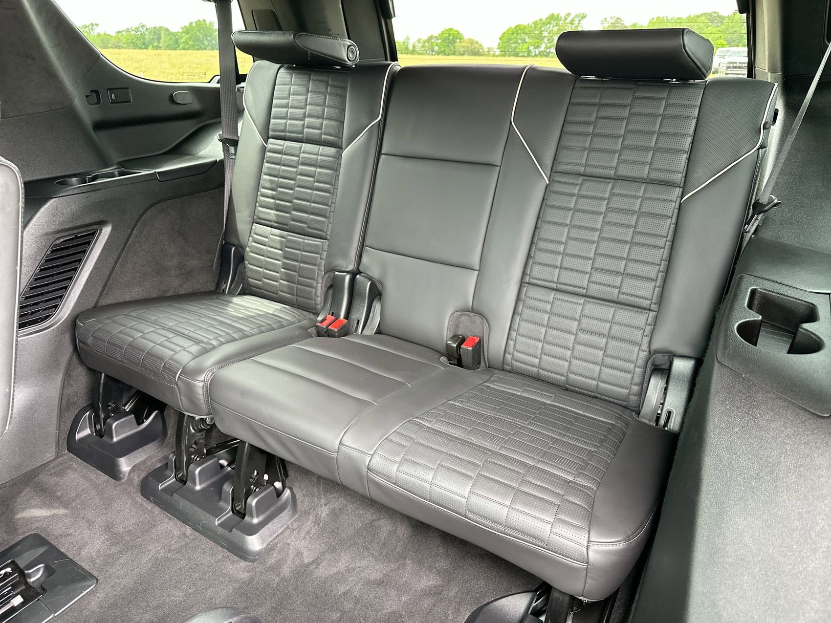 Used 2023 Cadillac Escalade Sport Platinum w/ LPO, ONYX Package image 25