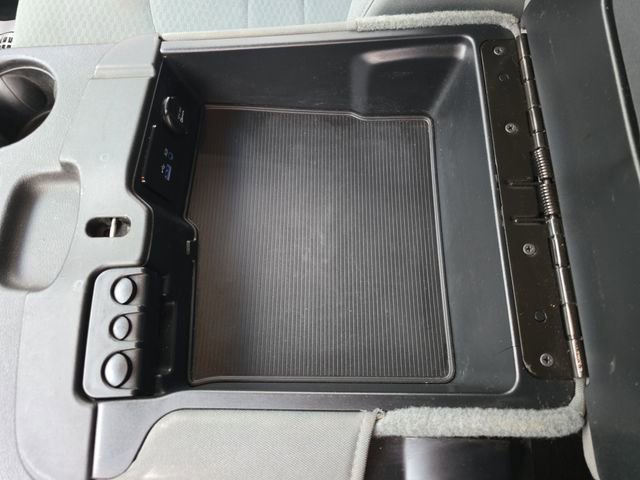 Used 2016 RAM 2500 Tradesman w/ Chrome Appearance Group image 25