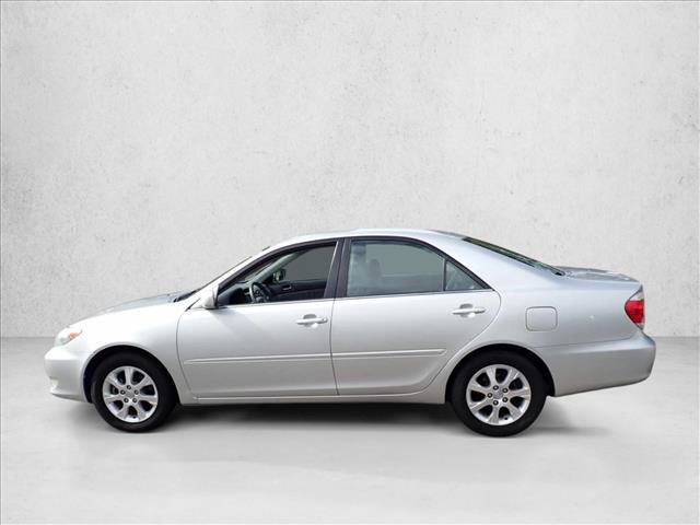 Used 2005 Toyota Camry XLE FWD image 2