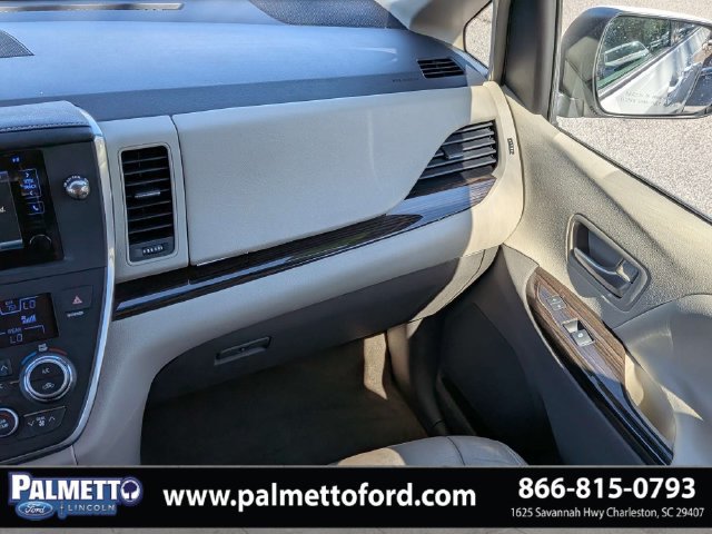 Used 2016 Toyota Sienna XLE FWD image 17