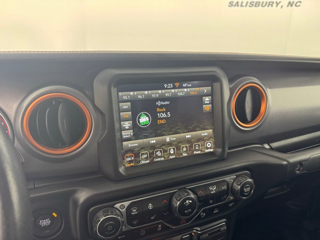 Used 2022 Jeep Gladiator Mojave w/ LED Lighting Group AWD/4WD image 17