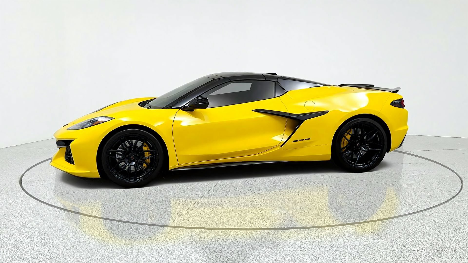 Used 2025 Chevrolet Corvette Z06 w/ Stealth Interior Trim Package RWD image 2