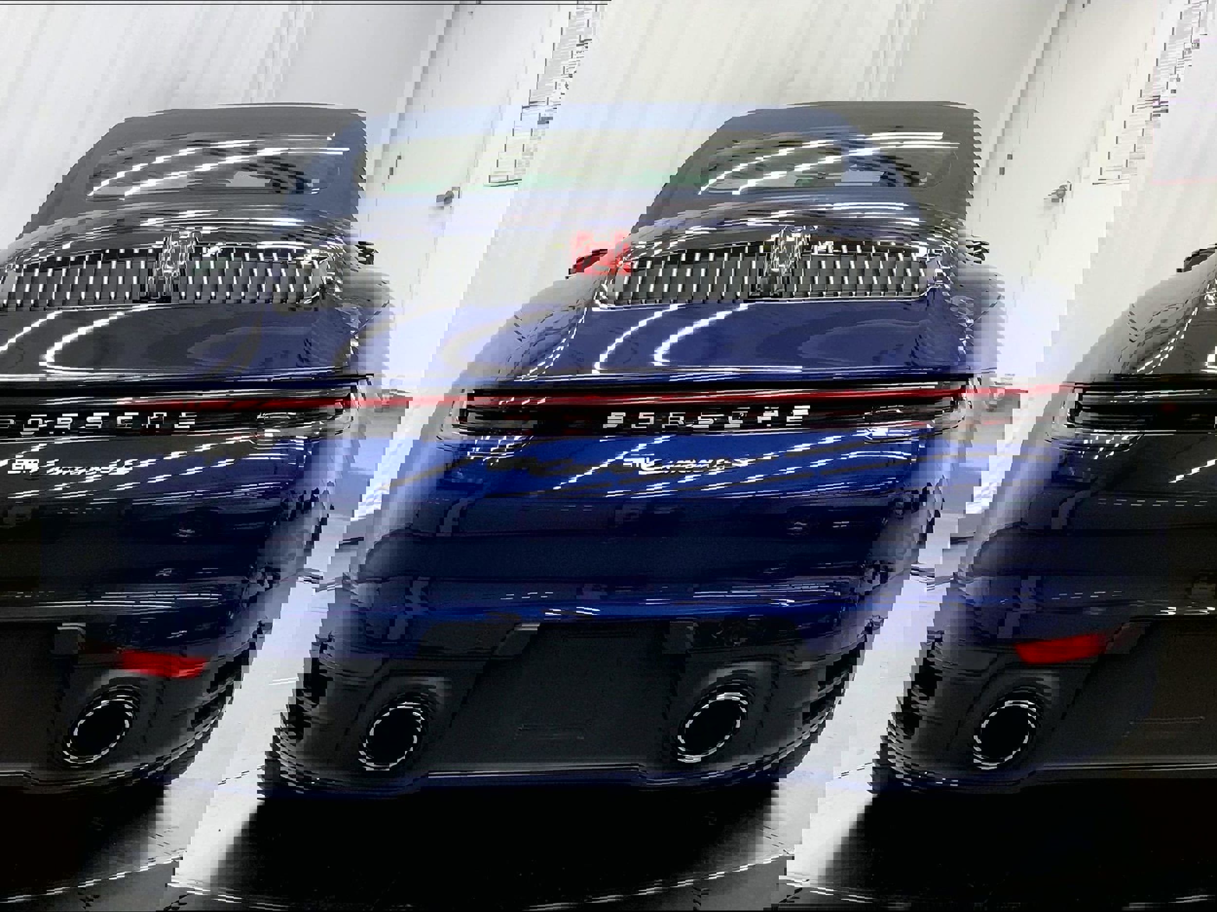 Used 2023 Porsche 911 Carrera 4S image 6