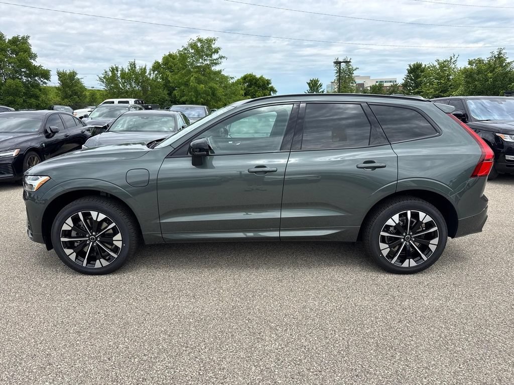 New 2026 Volvo XC60 T8 Plus w/ Protection Package Premier AWD/4WD image 2