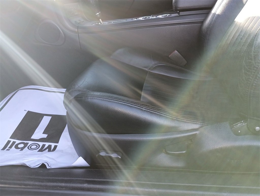 Used 2004 Ford Thunderbird image 18