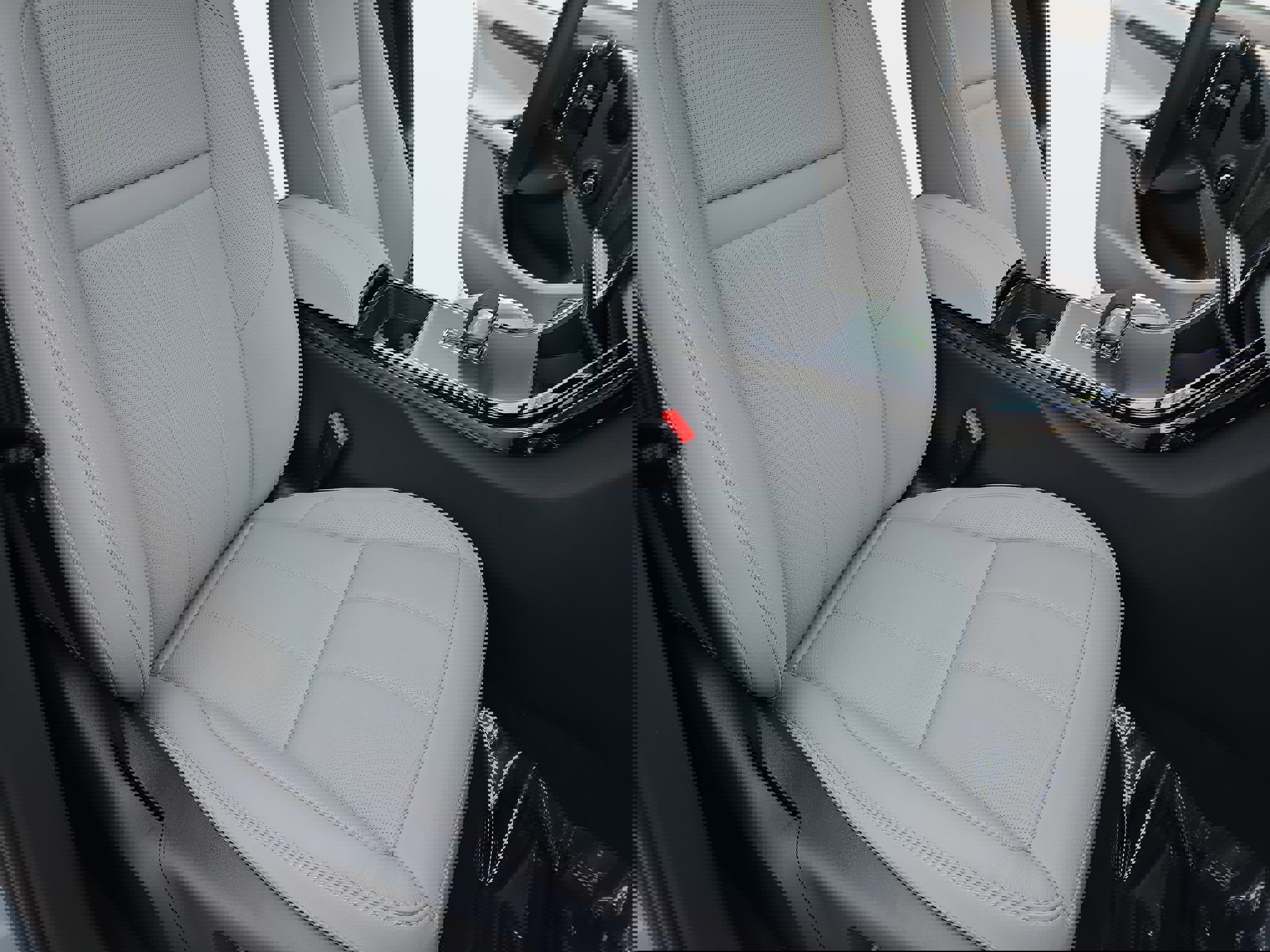 New 2026 Land Rover Range Rover Evoque S image 10