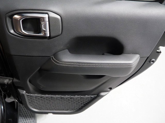 Used 2022 Jeep Wrangler Unlimited Sahara w/ Safety Group image 59