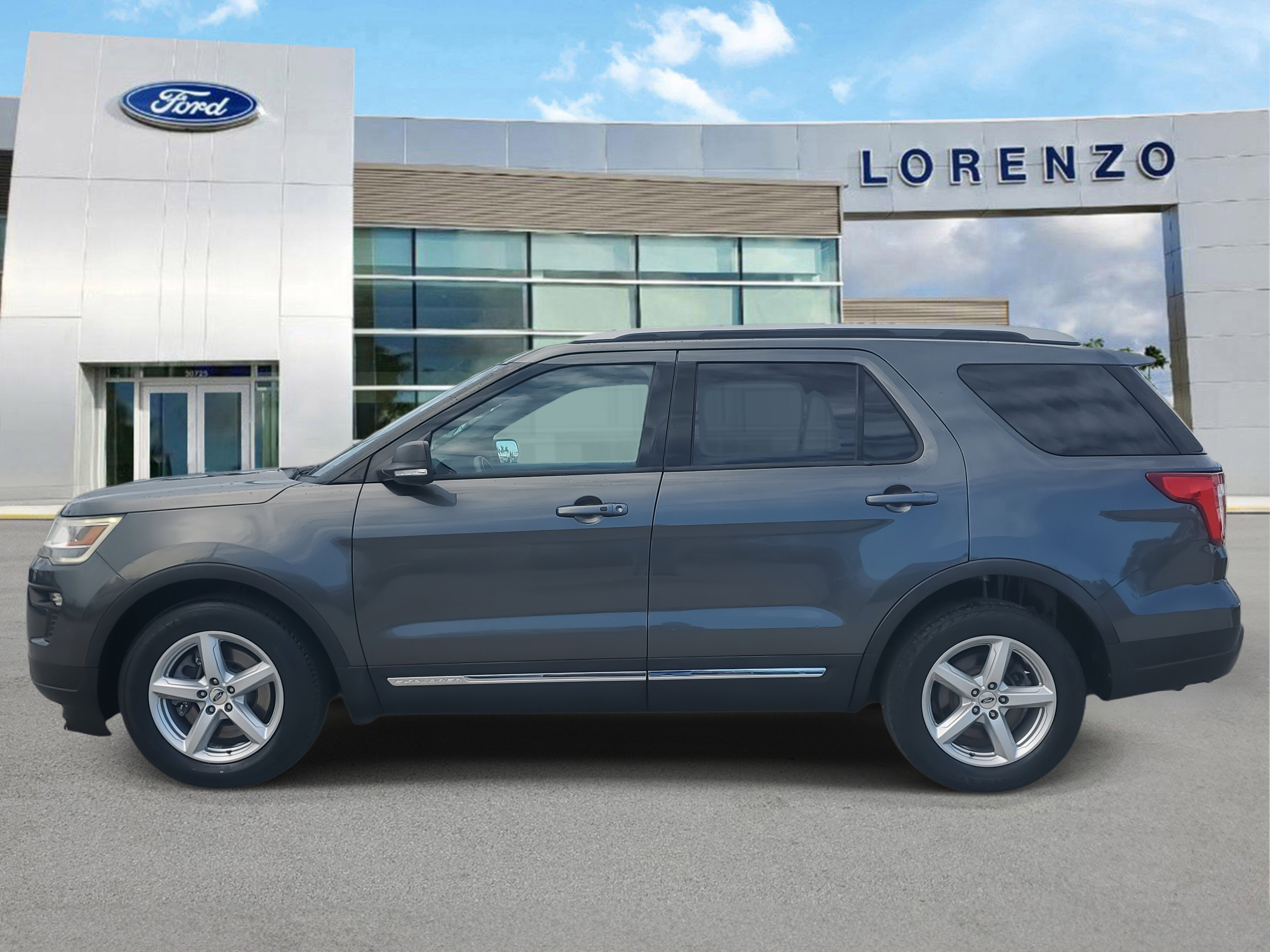 Used 2019 Ford Explorer XLT w/ Equipment Group 201A image 8