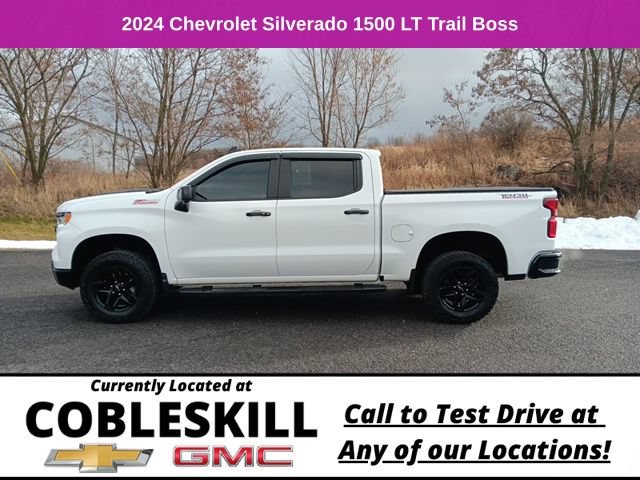 Used 2024 Chevrolet Silverado 1500 LT Trail Boss w/ Convenience Package II AWD/4WD image 8