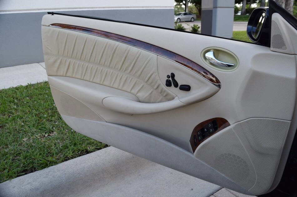 Used 2007 Mercedes-Benz CLK 350 Cabriolet image 76