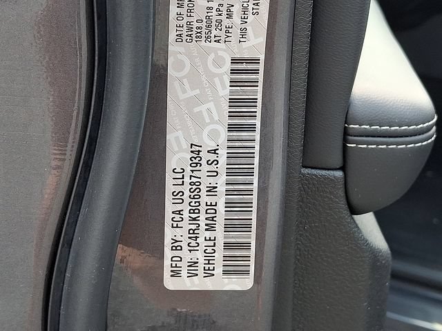 Used 2025 Jeep Grand Cherokee L Limited AWD/4WD image 30