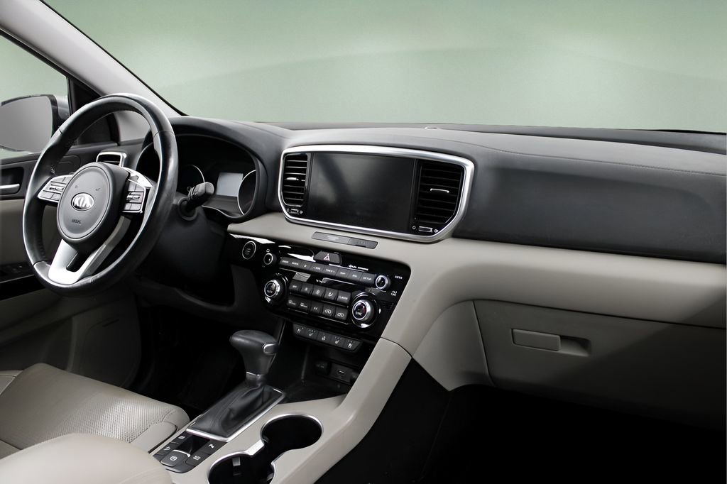 Used 2022 Kia Sportage EX w/ EX Technology Package image 24