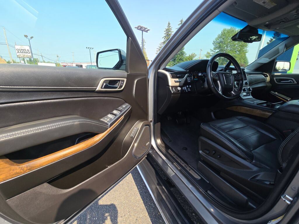 Used 2020 GMC Yukon Denali w/ Denali Ultimate Package AWD/4WD image 14