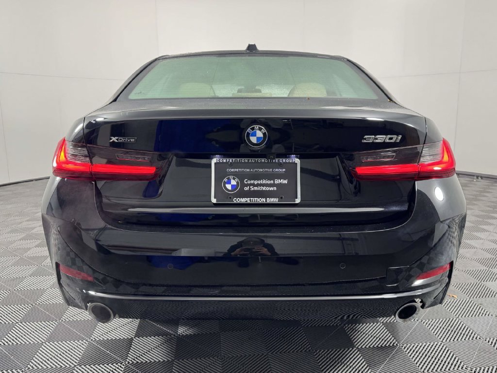 Used 2023 BMW 330i xDrive Sedan w/ Driving Assistance Package AWD/4WD image 9