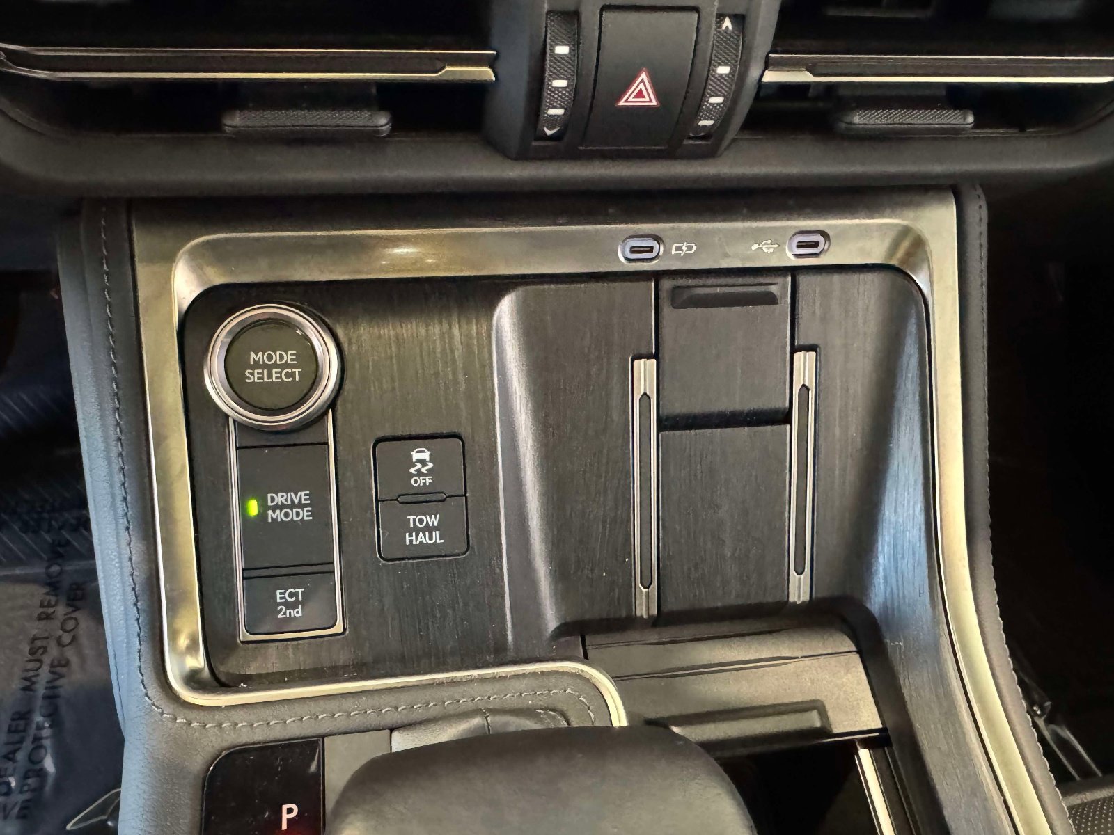 Used 2024 Lexus GX 550 w/ Cold Area Package image 39