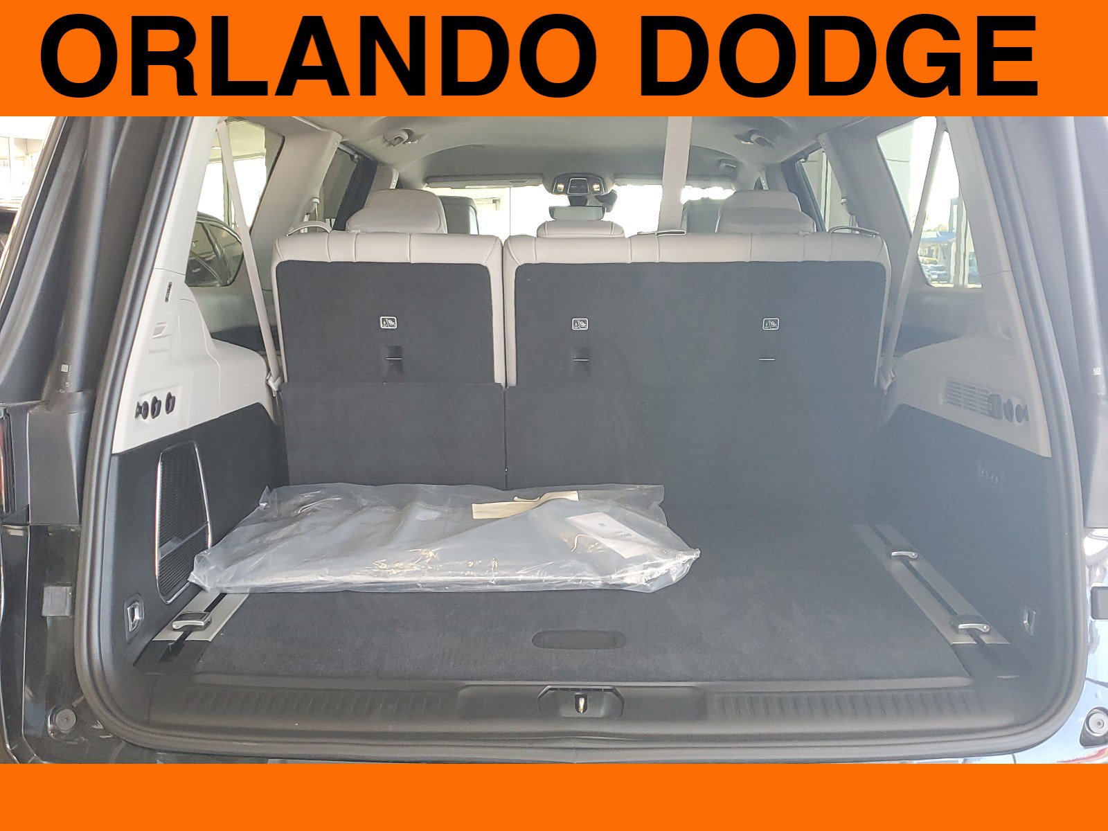 New 2023 Jeep Wagoneer L Series III w/ Convenience Group I image 4