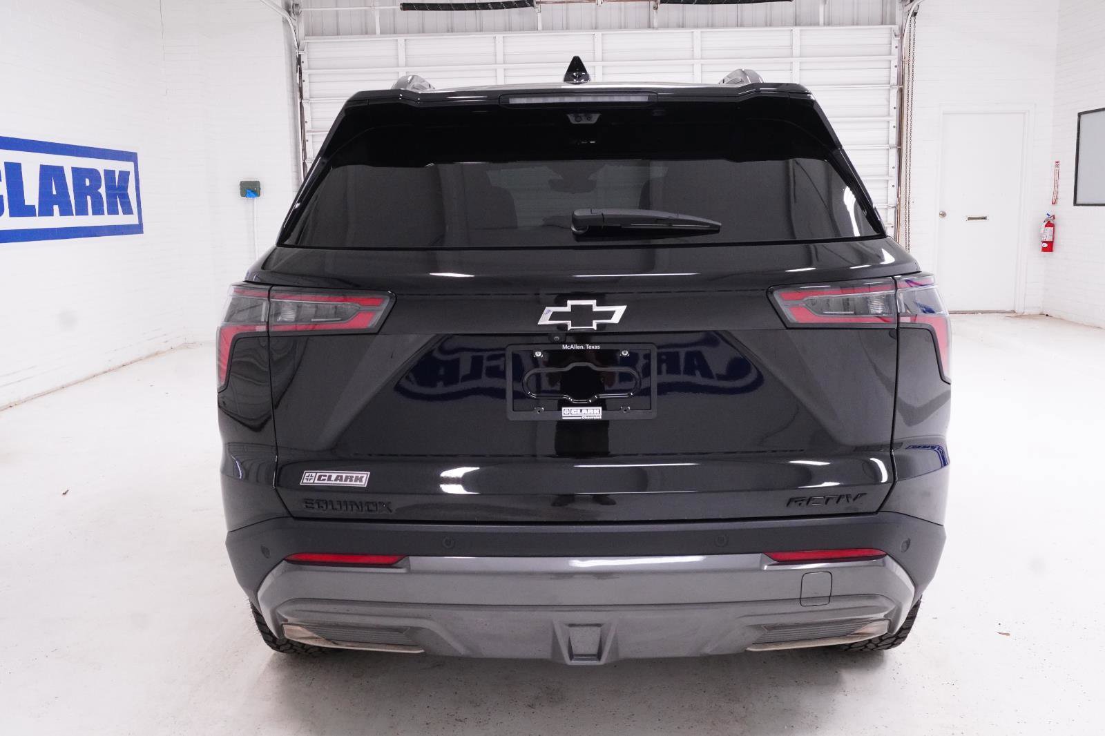Used 2025 Chevrolet Equinox ACTIV w/ Safety and Technology Package FWD image 6