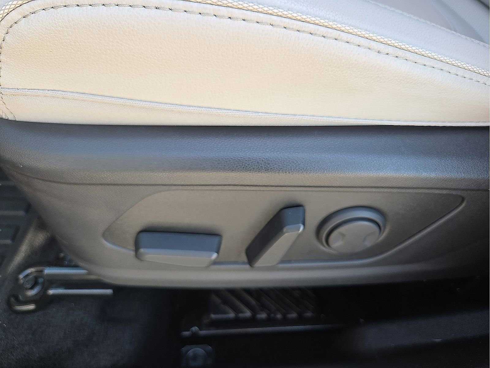 Used 2024 Hyundai Tucson Limited AWD/4WD image 14