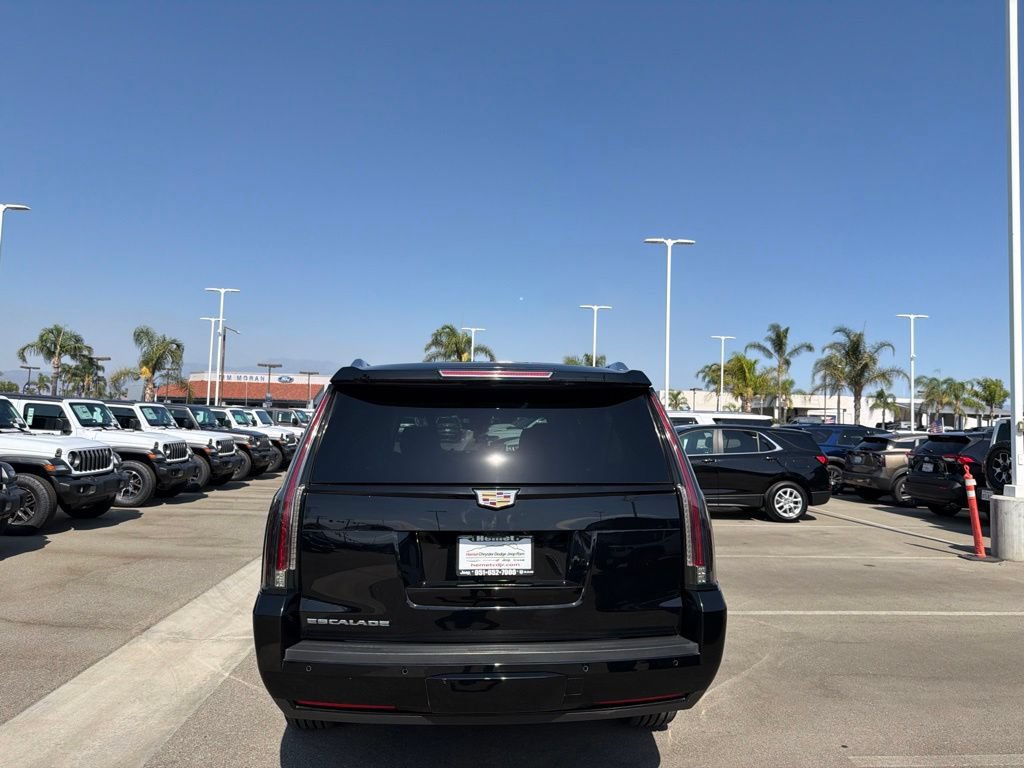 Used 2020 Cadillac Escalade ESV Premium Luxury w/ Escalade Sport Edition AWD/4WD image 7