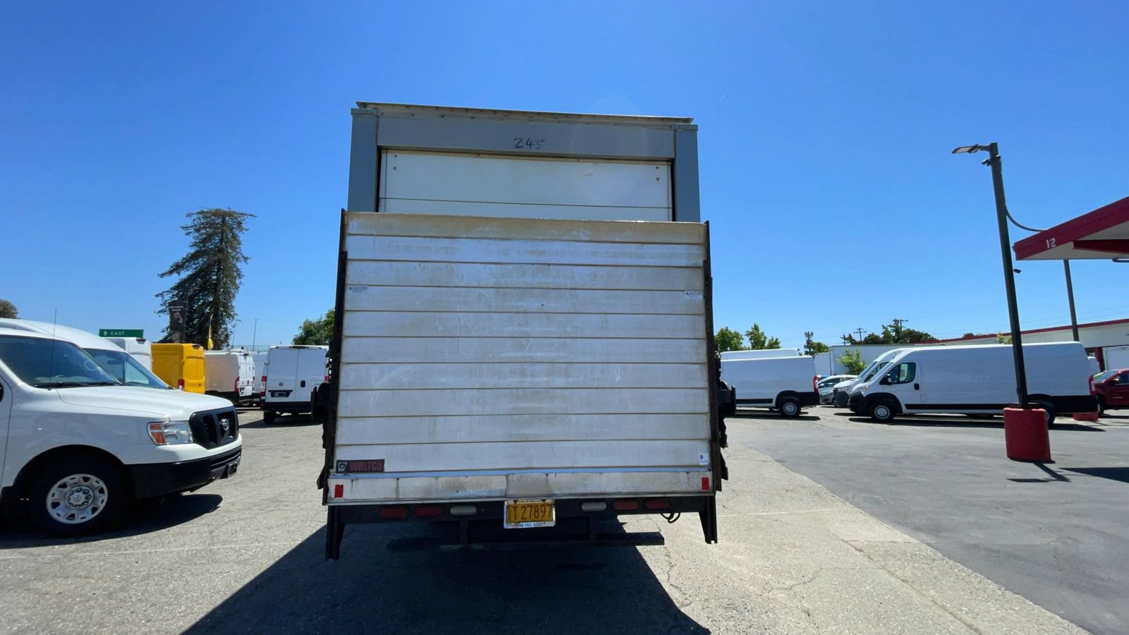 Used 2019 Isuzu NQR RWD image 4
