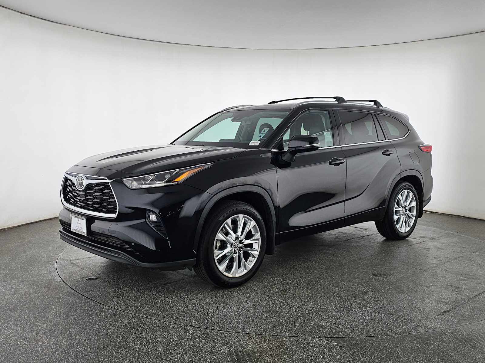 Used 2023 Toyota Highlander Limited FWD image 13