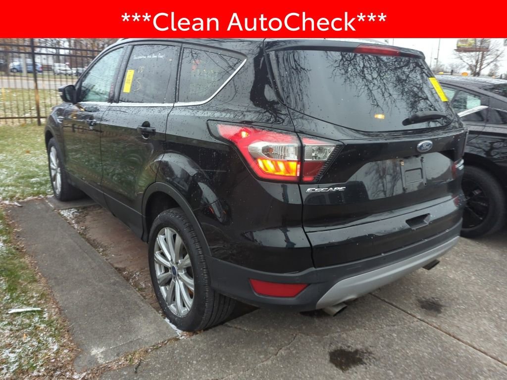 Used 2017 Ford Escape Titanium image 4