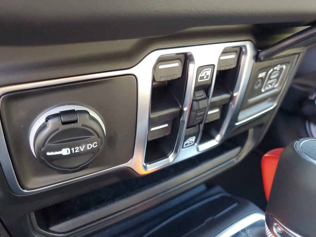New 2025 Jeep Wrangler Sahara image 30