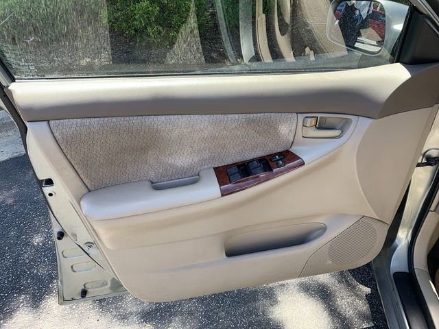 Used 2003 Toyota Corolla CE FWD image 17