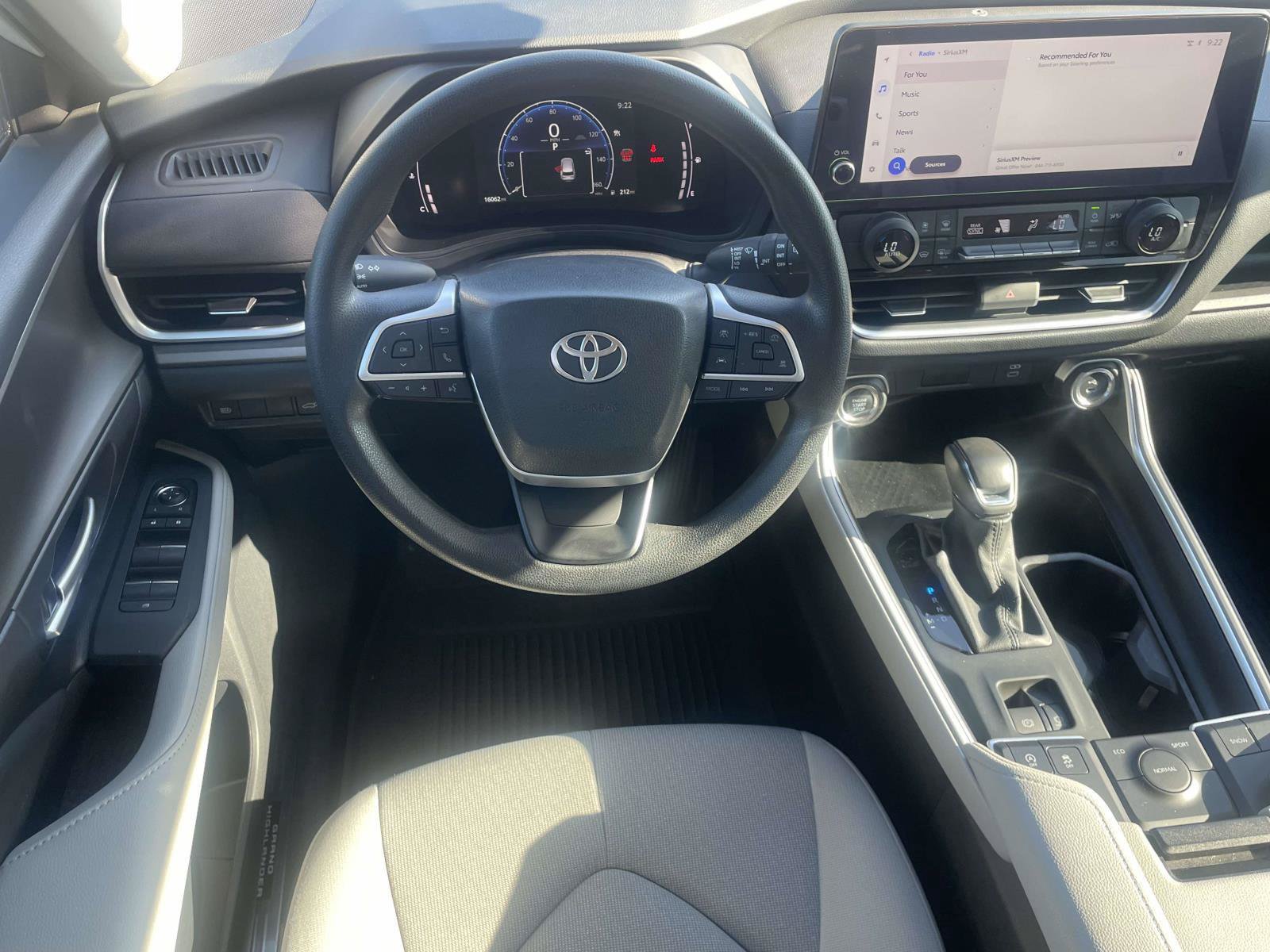 Used 2025 Toyota Grand Highlander FWD image 11
