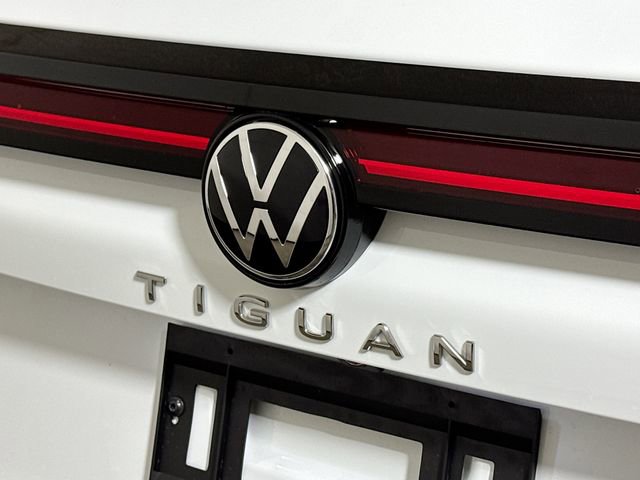 New 2026 Volkswagen Tiguan SE image 17