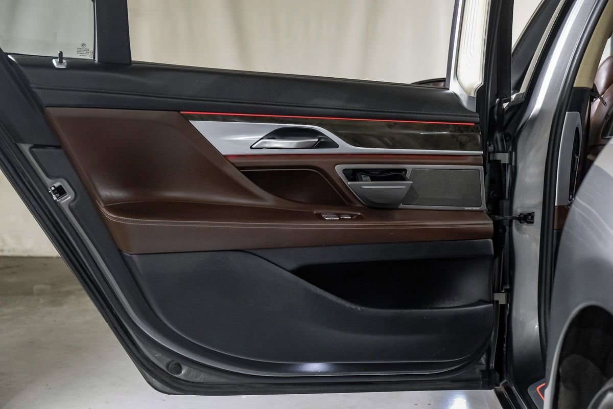 Used 2017 BMW 740i xDrive image 37