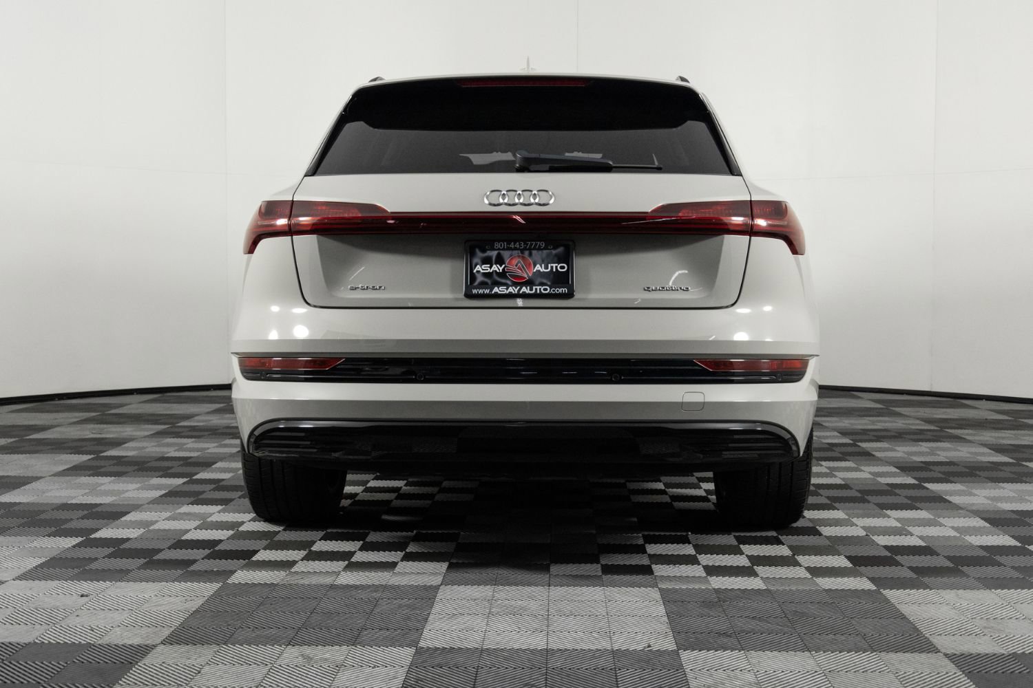 Used 2021 Audi e-tron Premium w/ Convenience Plus Package image 4