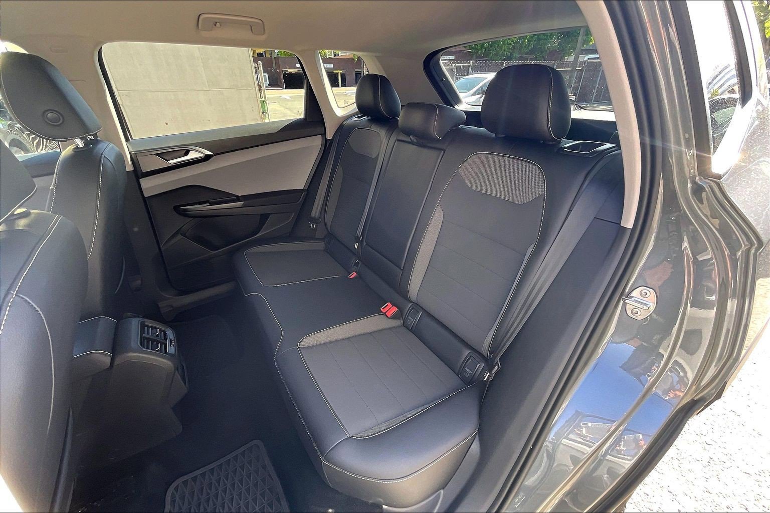 Certified 2023 Volkswagen Taos SE w/ Black Wheel Package FWD image 25