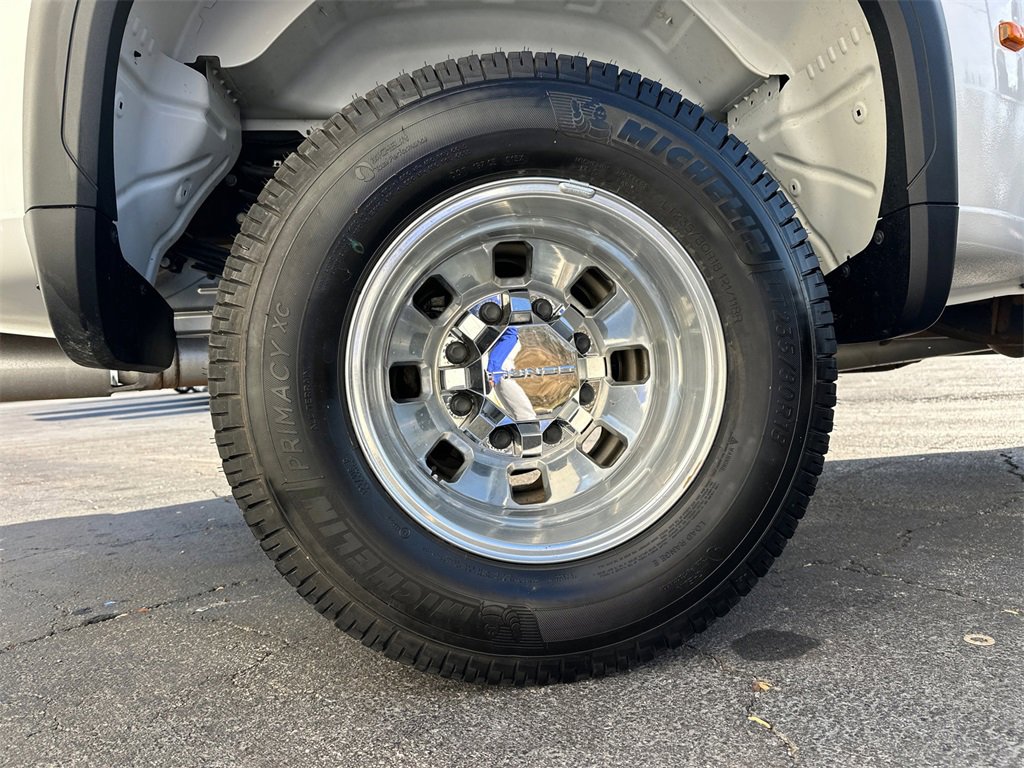 Used 2024 GMC Sierra 3500 Denali w/ Denali Reserve Package image 18