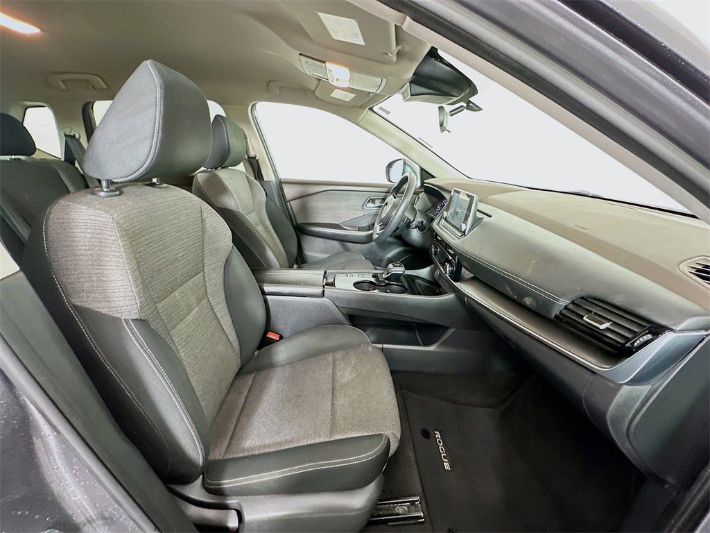 Used 2021 Nissan Rogue SV image 25