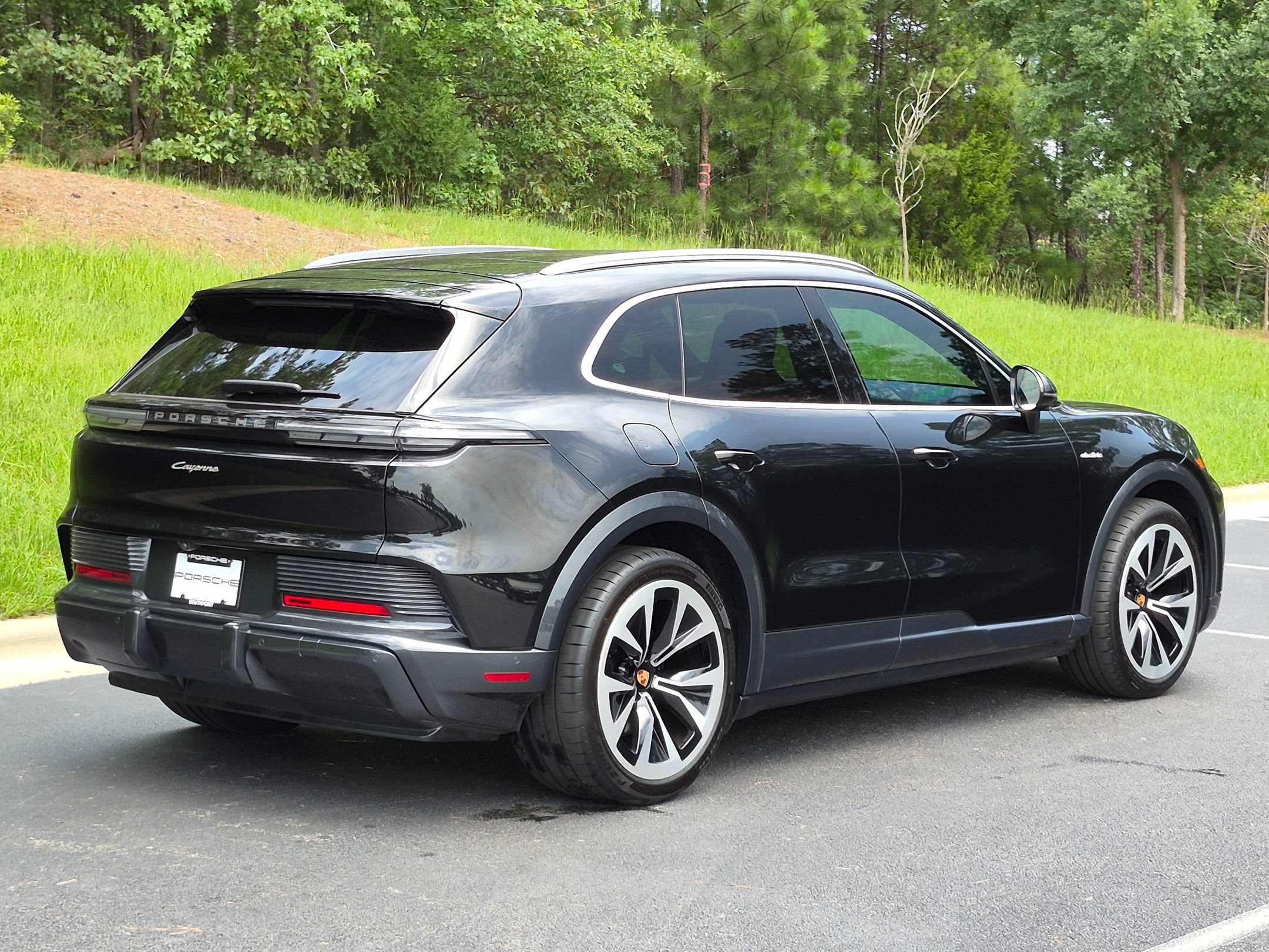 New 2026 Porsche Cayenne Coupe AWD/4WD image 29