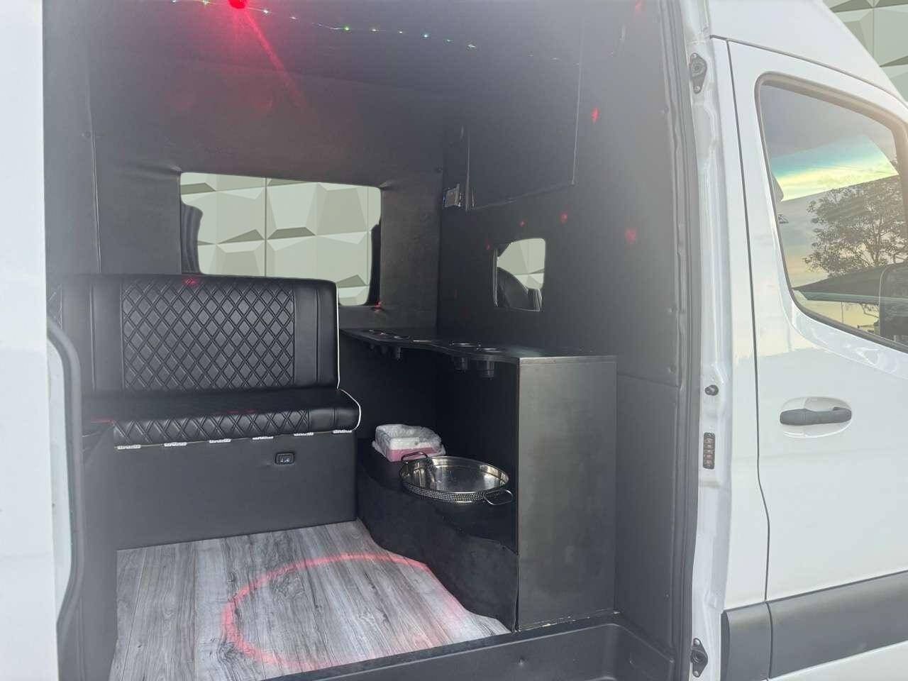 Used 2020 Mercedes-Benz Sprinter 3500 image 26