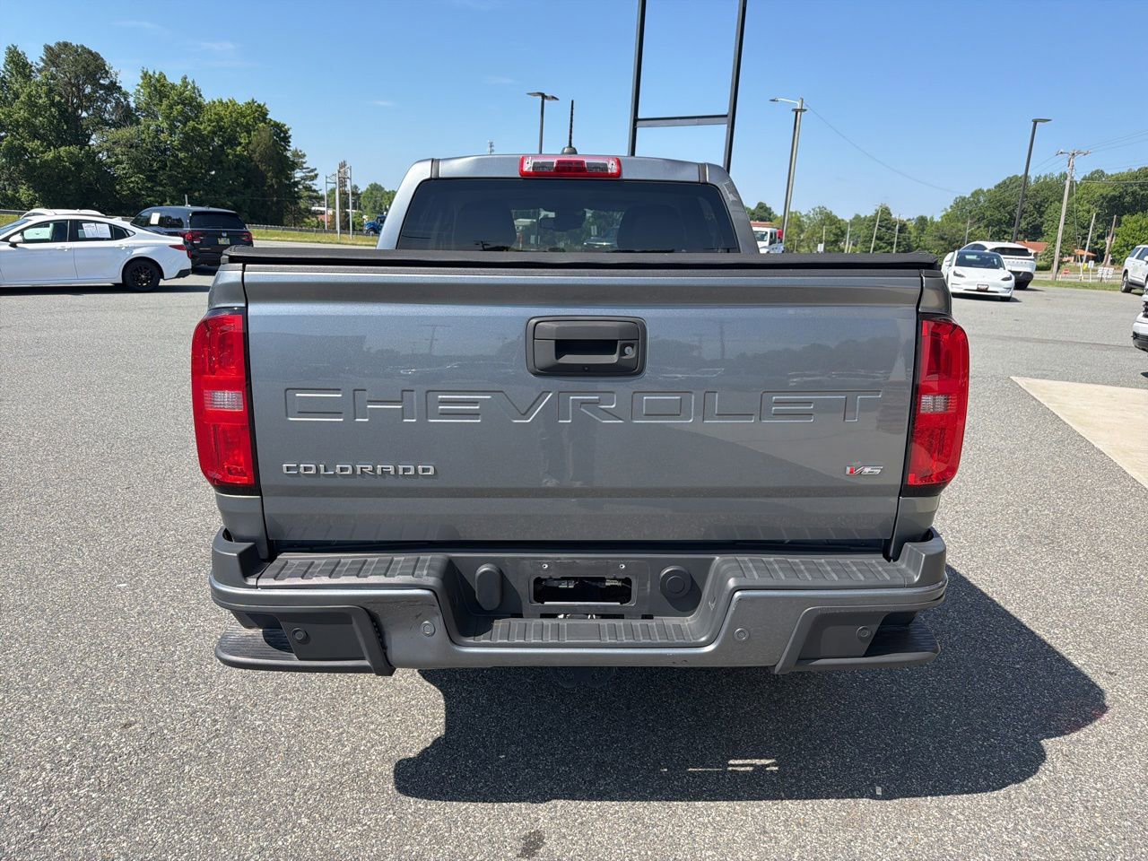 Used 2022 Chevrolet Colorado LT w/ LPO, Tonneau and Step Package AWD/4WD image 6