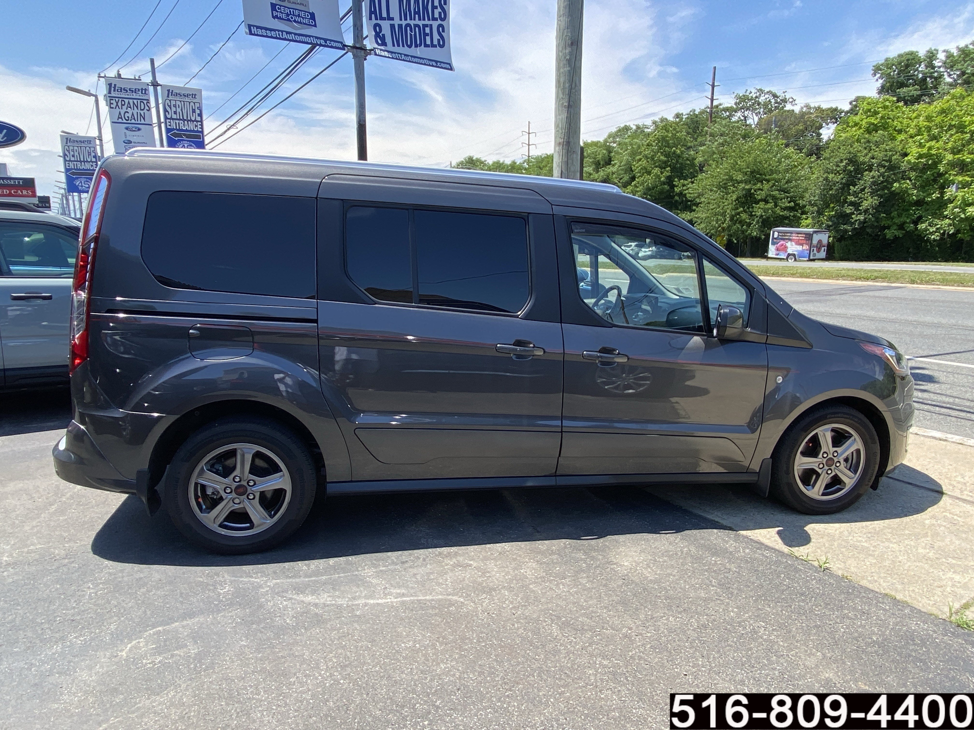 Used 2022 Ford Transit Connect Titanium FWD image 4