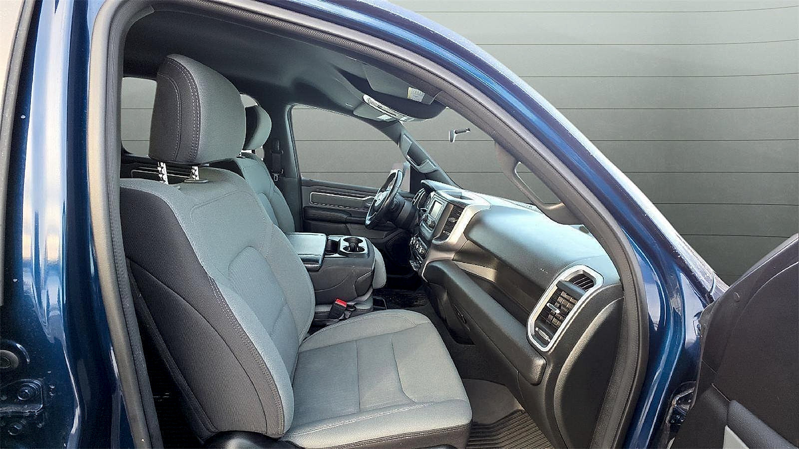 Used 2022 RAM 1500 Big Horn AWD/4WD image 18