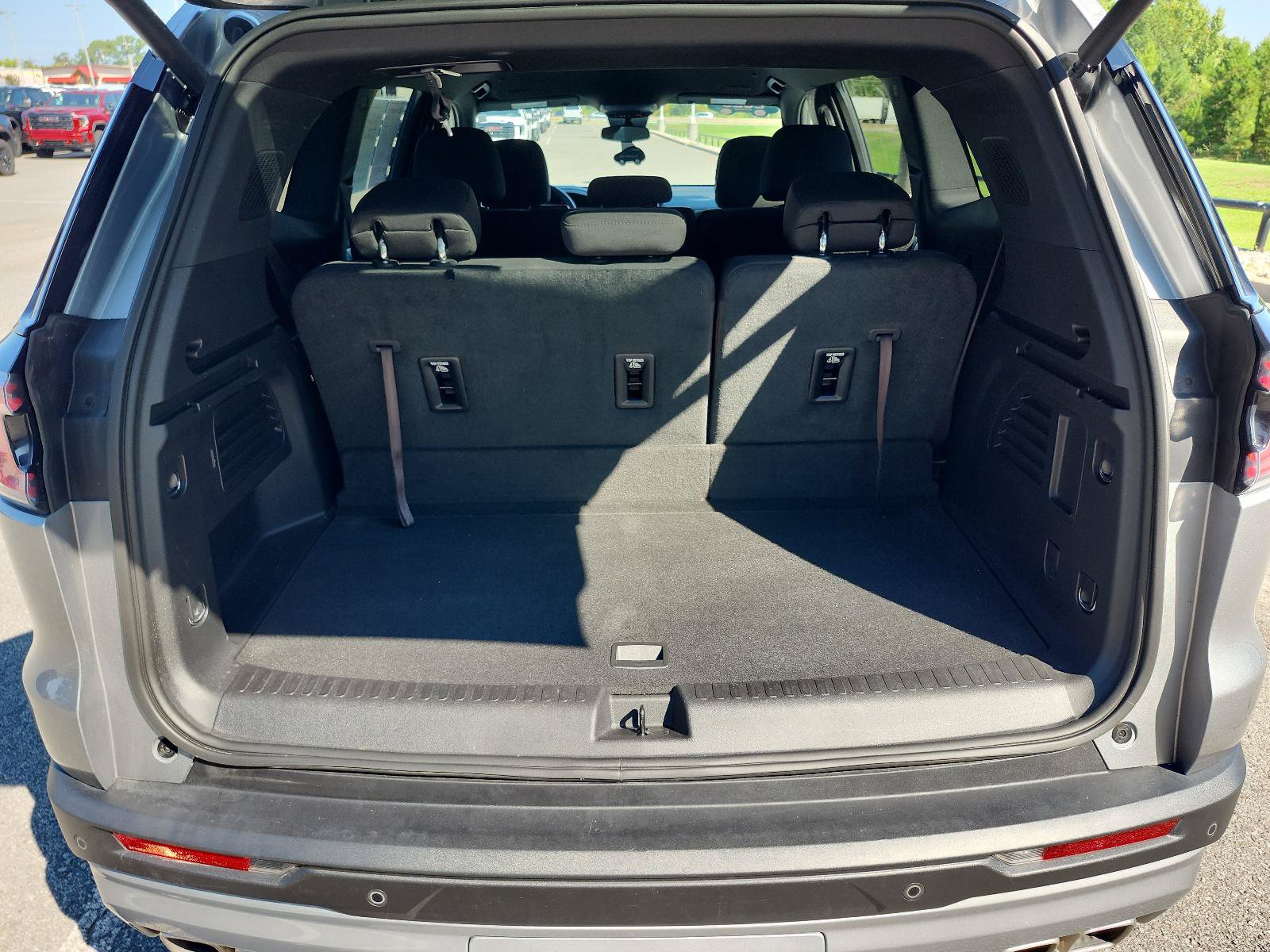 Certified 2025 GMC Acadia Elevation AWD/4WD image 9