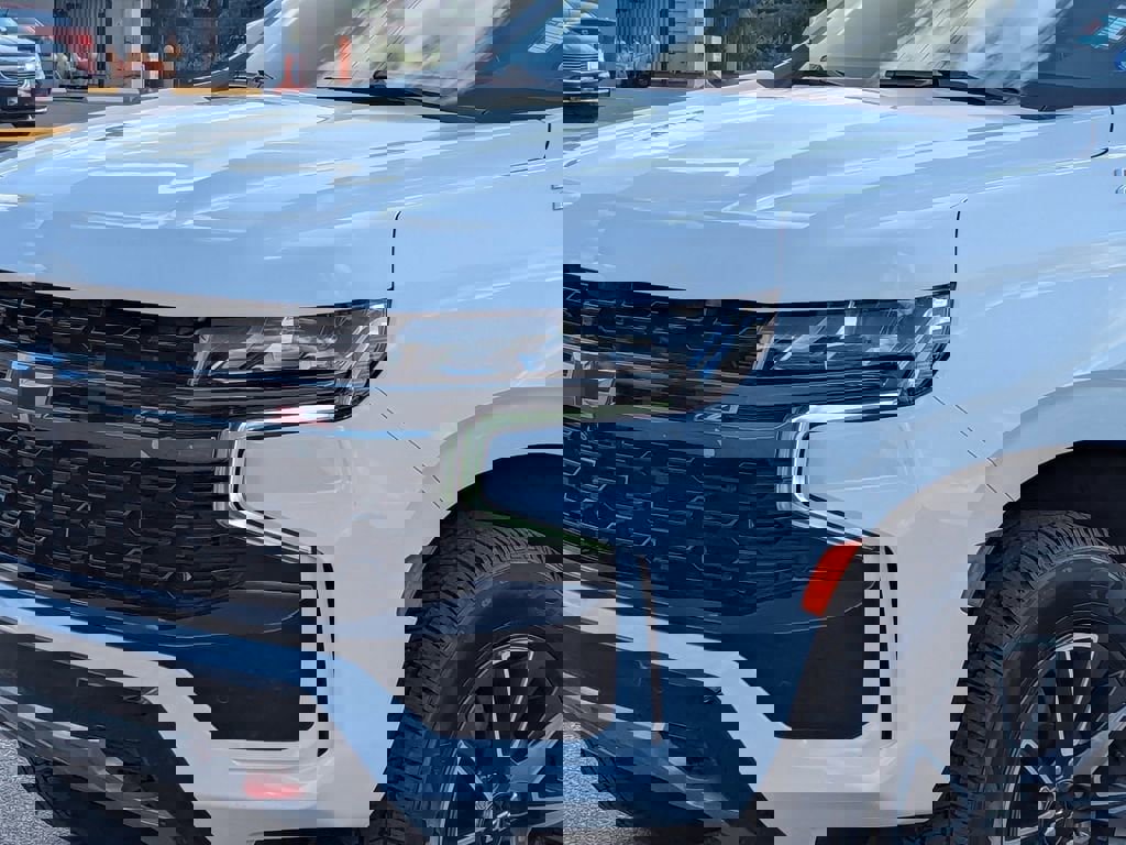 Certified 2021 Chevrolet Suburban Z71 w/ Luxury Package image 6