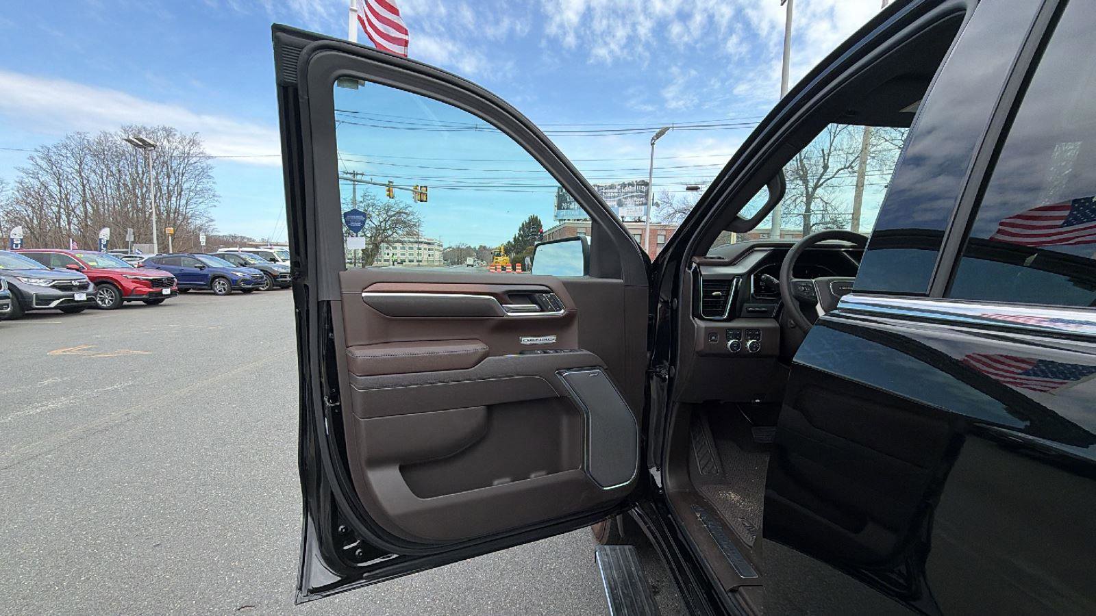 New 2025 GMC Sierra 1500 Denali w/ Denali Reserve Package image 13