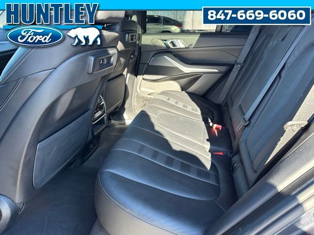 Used 2022 BMW X5 xDrive40i w/ M Sport Package image 14