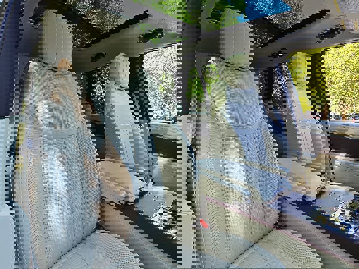 Used 2023 Land Rover Range Rover SE image 21