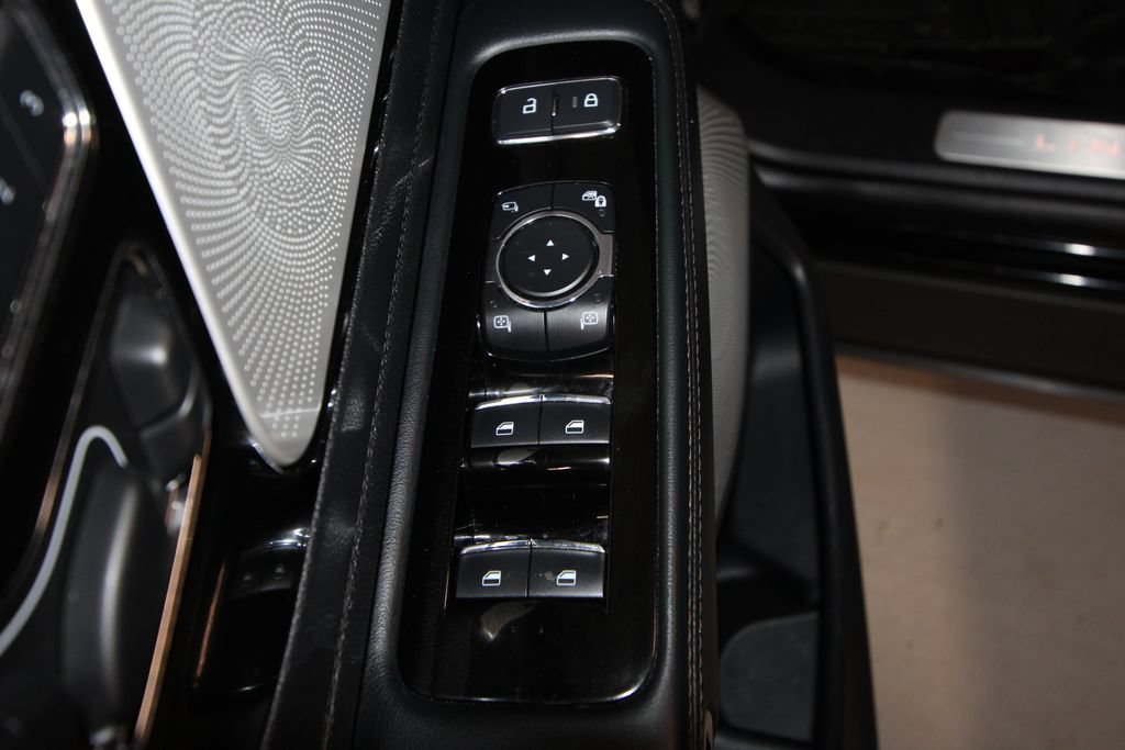Used 2025 Lincoln Aviator Reserve w/ Luxury Package AWD/4WD image 6