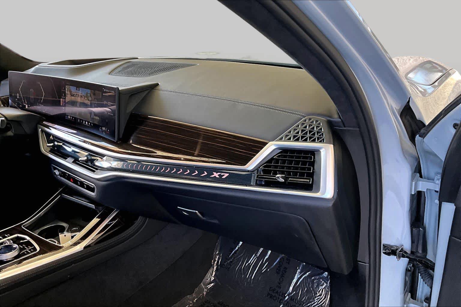 Used 2026 BMW X7 xDrive40i w/ Executive Package AWD/4WD image 19