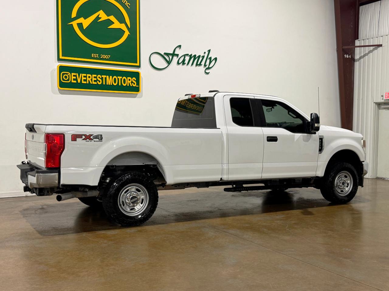 Used 2022 Ford F250 XL w/ Power Equipment Group image 3